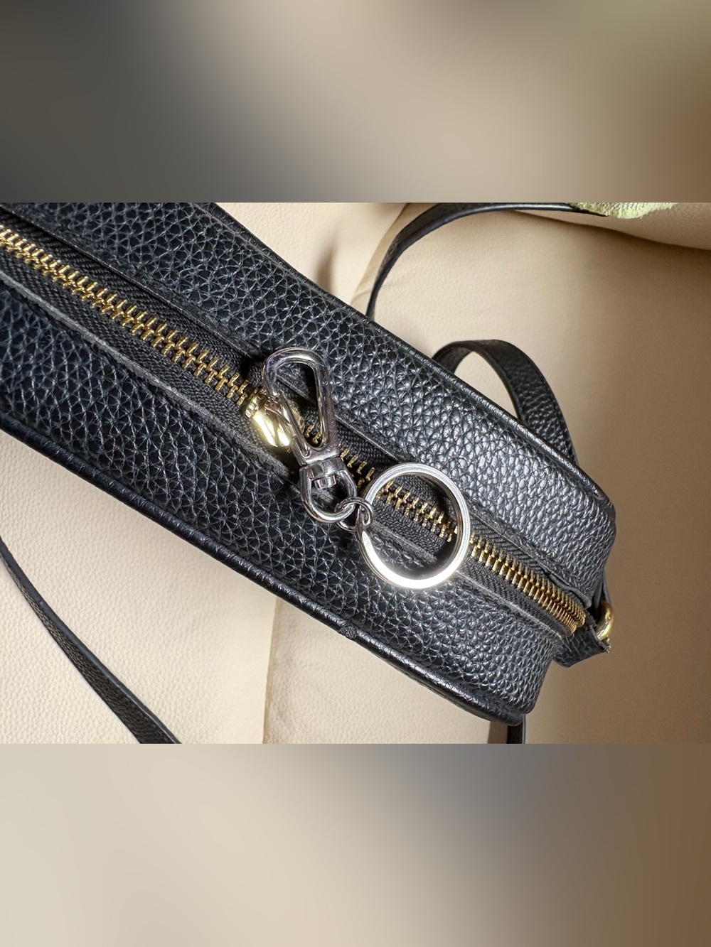Gucci Black Pebbled Leather Crossbody with Debossed Logo - Picture 4 of 9